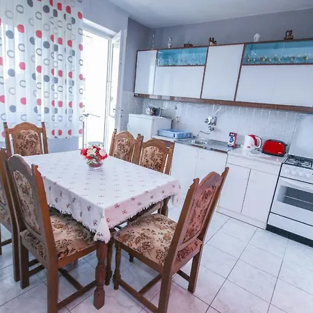 Star Apartment